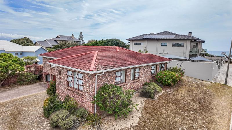 4 Bedroom Property for Sale in Bayview Western Cape